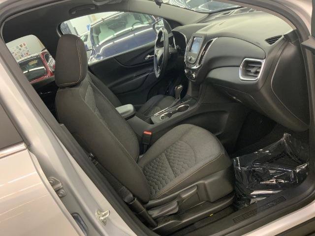 Used 2021 Chevrolet Equinox LT w/ Driver Convenience Package AWD/4WD image 14
