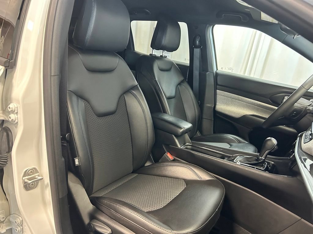 Used 2023 Jeep Compass Latitude AWD/4WD image 20