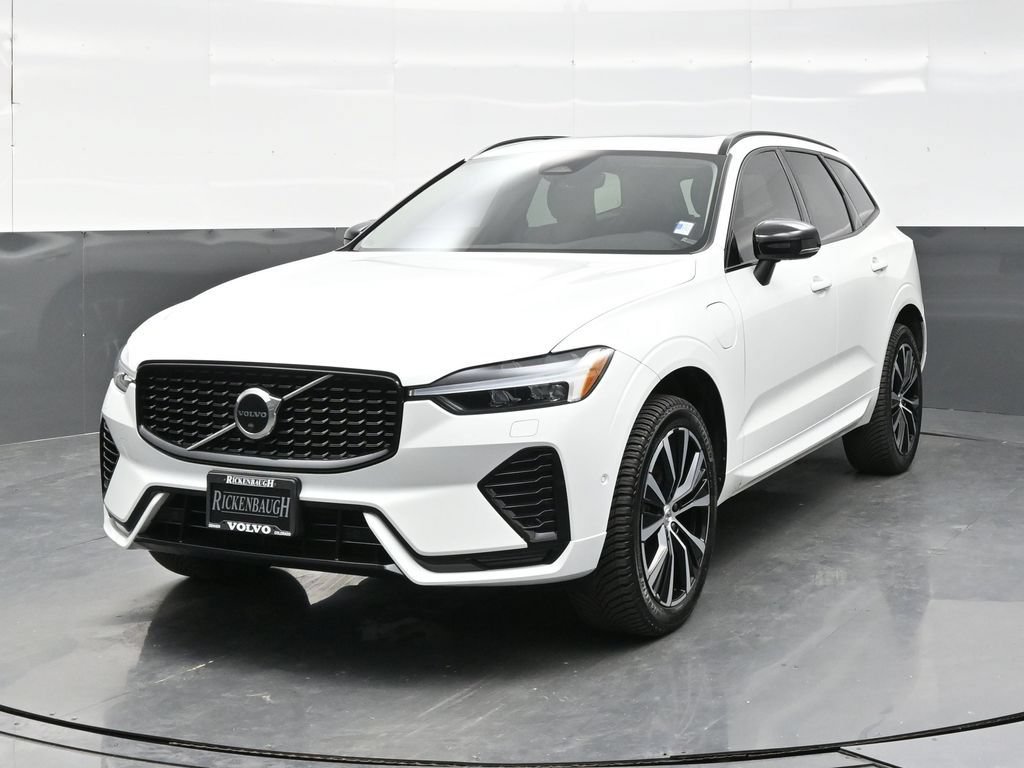 Used 2023 Volvo XC60 T8 Plus AWD/4WD image 2