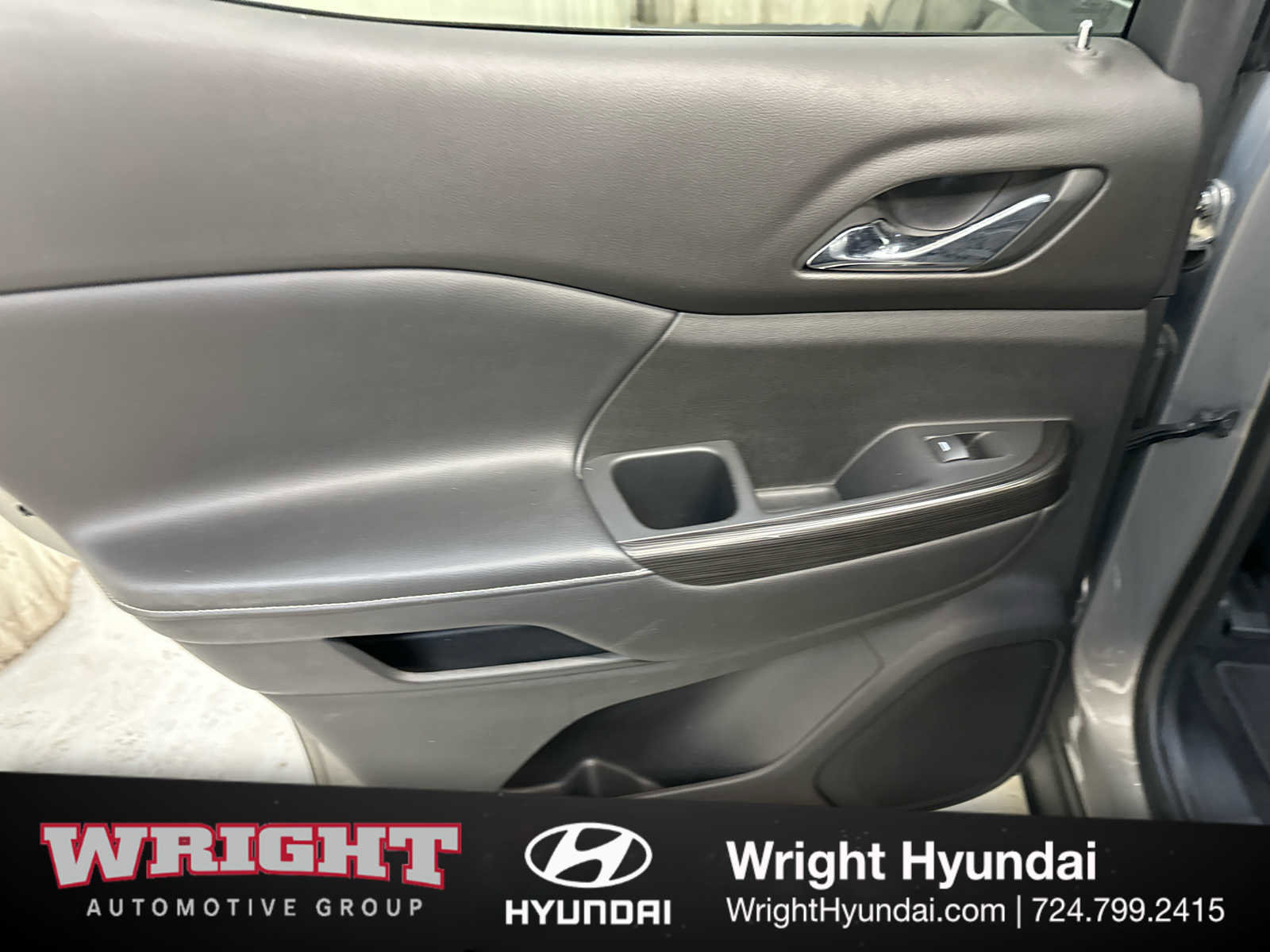 Used 2019 GMC Acadia SLT AWD/4WD image 12