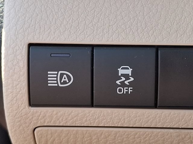 Used 2024 Toyota Camry LE FWD image 23