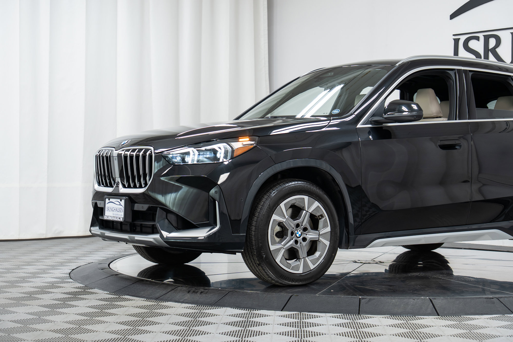 Used 2025 BMW X1 xDrive28i w/ Technology Package image 25