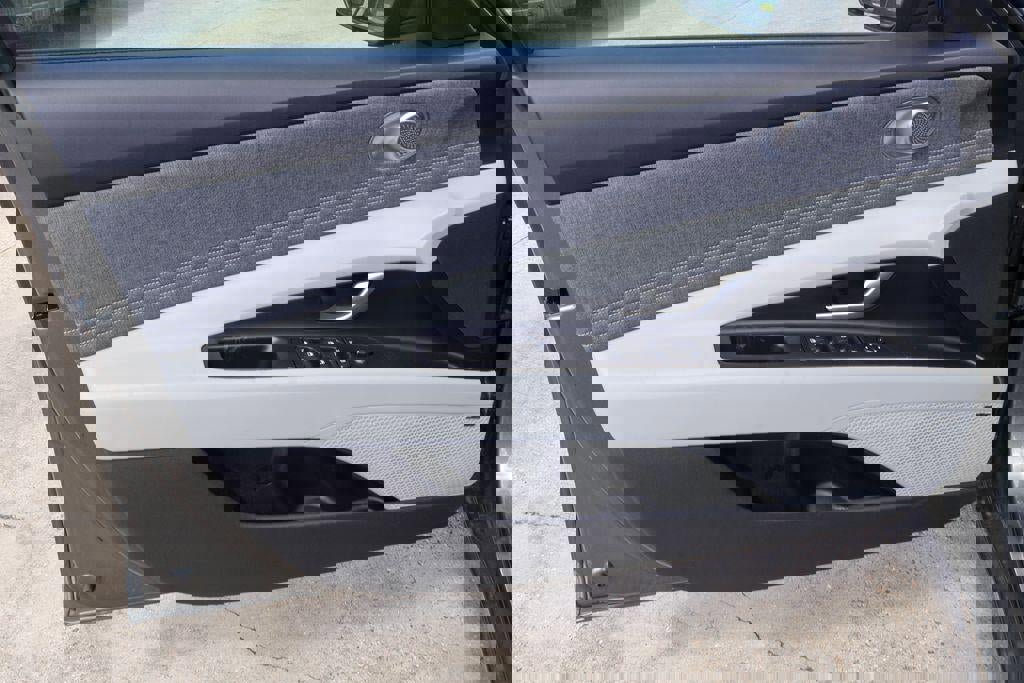 New 2026 Hyundai Elantra Limited image 12