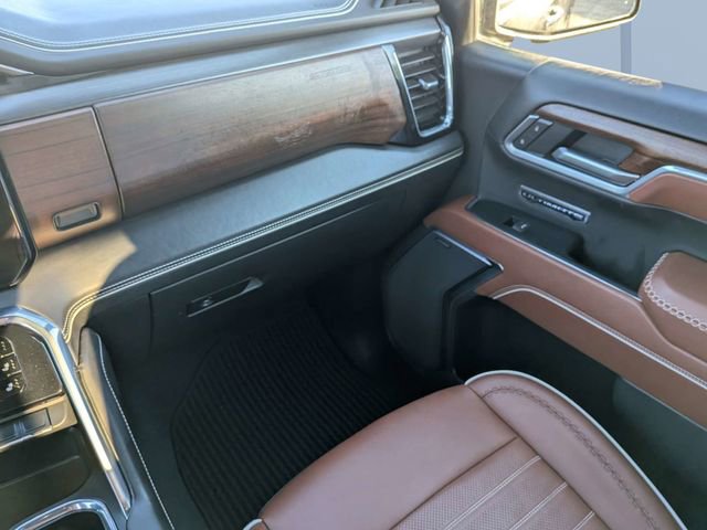 Used 2025 GMC Sierra 1500 Denali Ultimate image 17