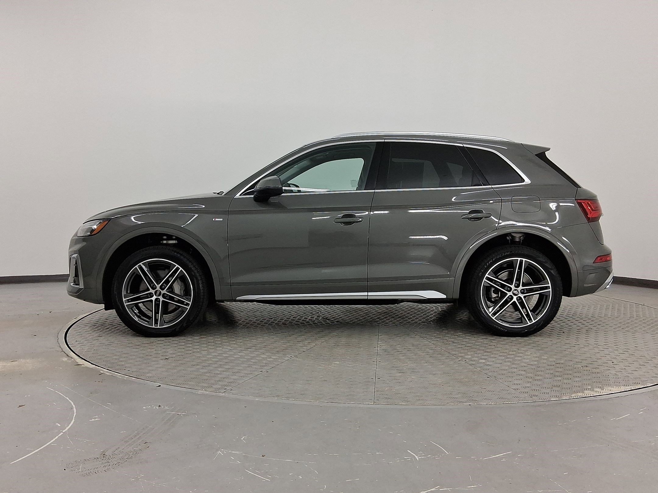 Used 2025 Audi Q5 e Premium image 2