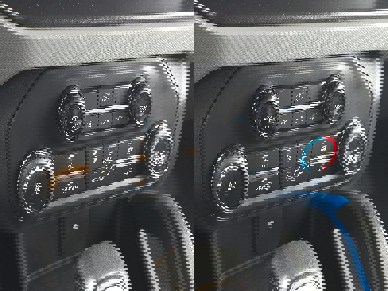 Used 2022 Ford Bronco Black Diamond image 20