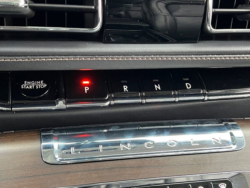 Used 2025 Lincoln Aviator Reserve image 25