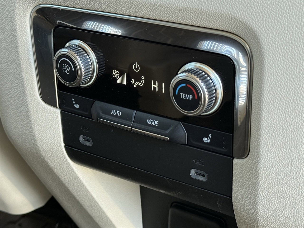 Used 2022 GMC Yukon XL Denali image 28