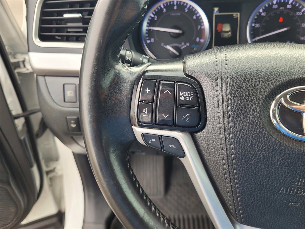 Used 2019 Toyota Highlander XLE image 22