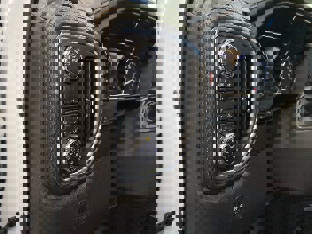 Used 2020 GMC Sierra 1500 AT4 w/ AT4 Premium Package image 18