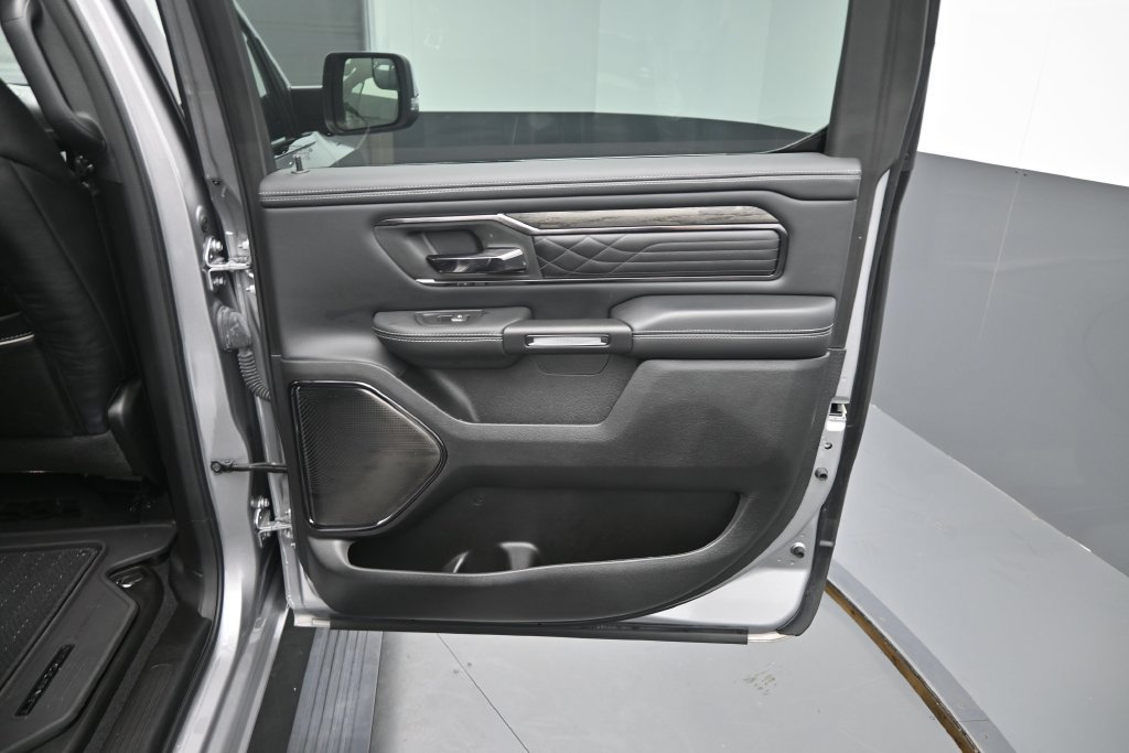 Used 2025 RAM 1500 Limited w/ Body Color Bumper Group AWD/4WD image 19