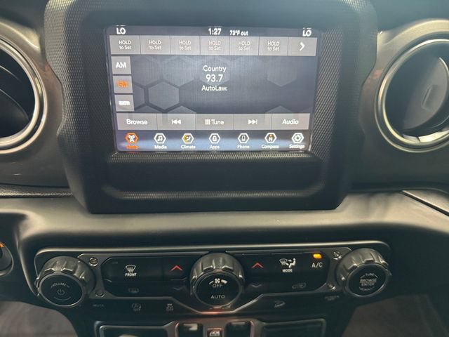 Used 2018 Jeep Wrangler Unlimited Sahara AWD/4WD image 5