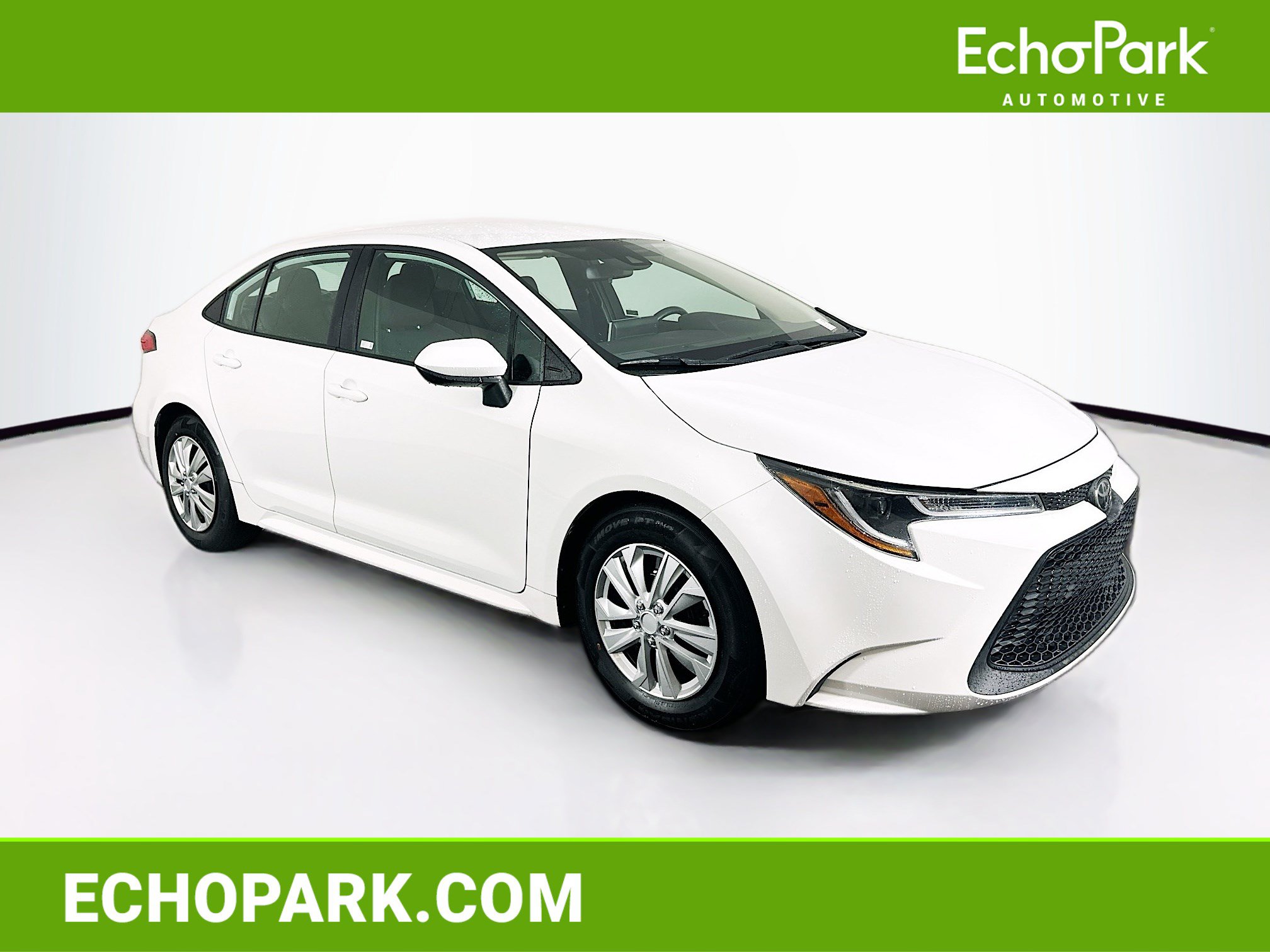 Used 2020 Toyota Corolla LE FWD image 1