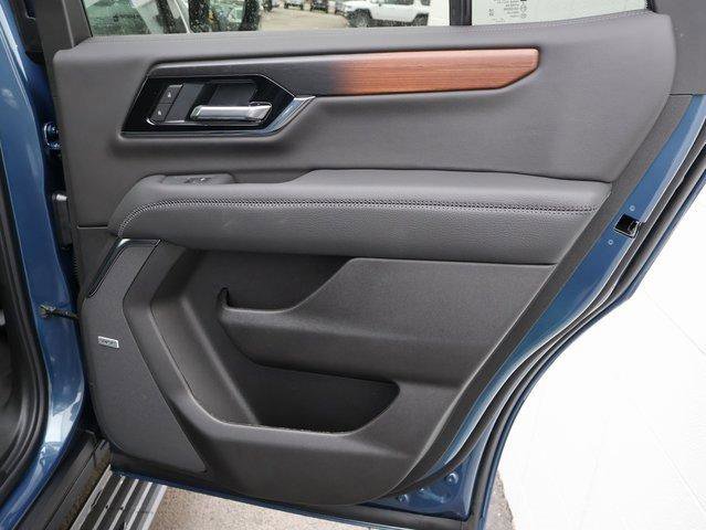 New 2026 GMC Yukon Denali w/ Sun & Power Step Package image 11
