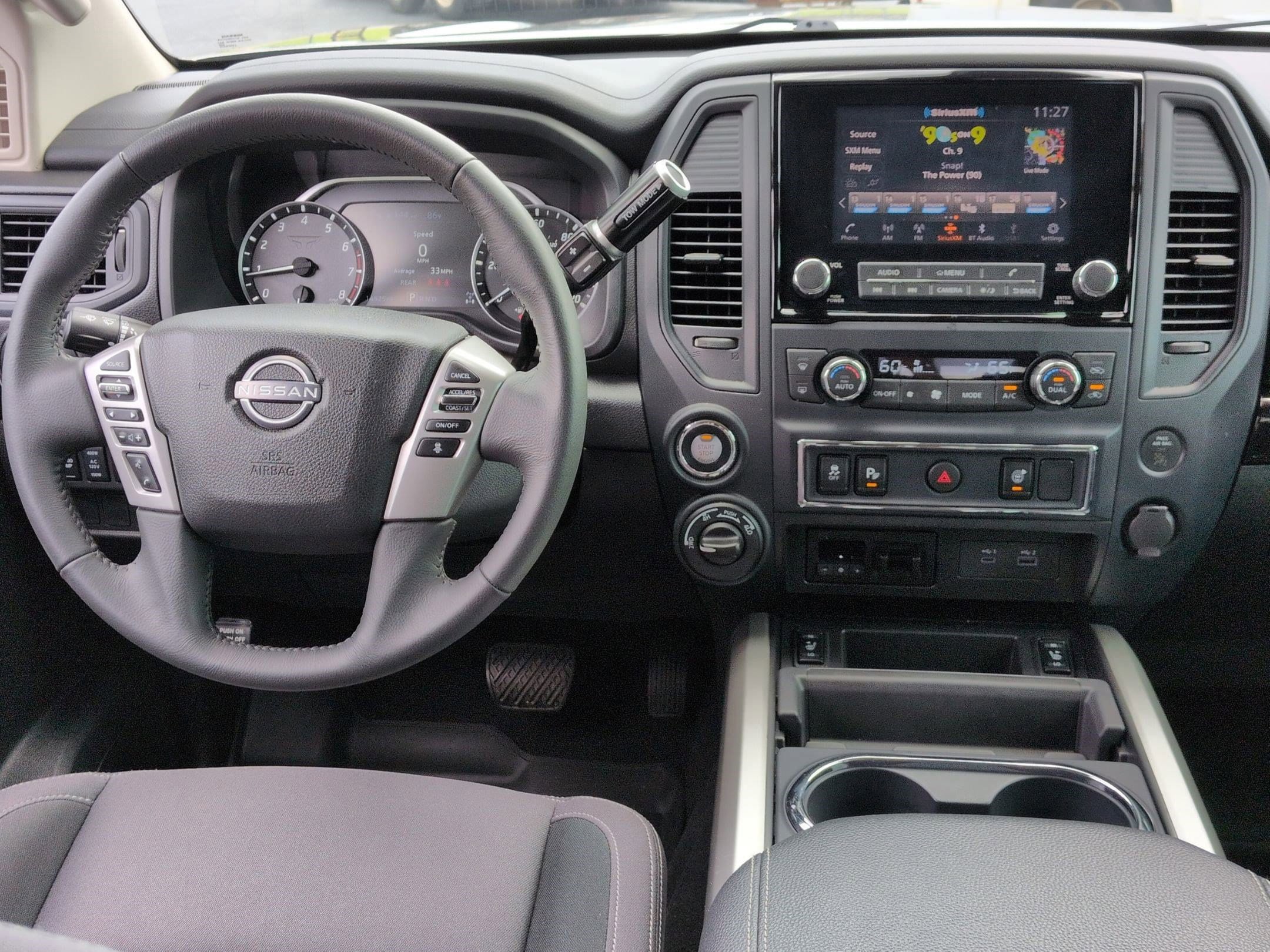 Used 2024 Nissan Titan SV w/ SV Convenience Package AWD/4WD image 30