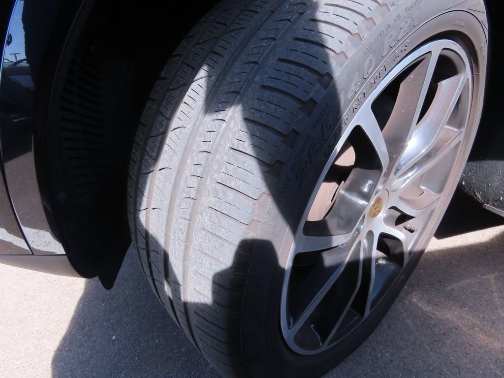 Used 2019 Porsche Cayenne AWD/4WD image 14