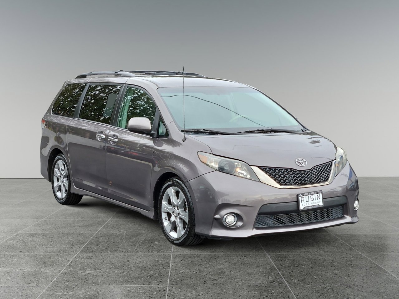 Used 2013 Toyota Sienna SE