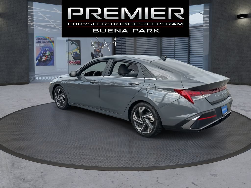 Used 2024 Hyundai Elantra SEL w/ Convenience Package FWD image 6