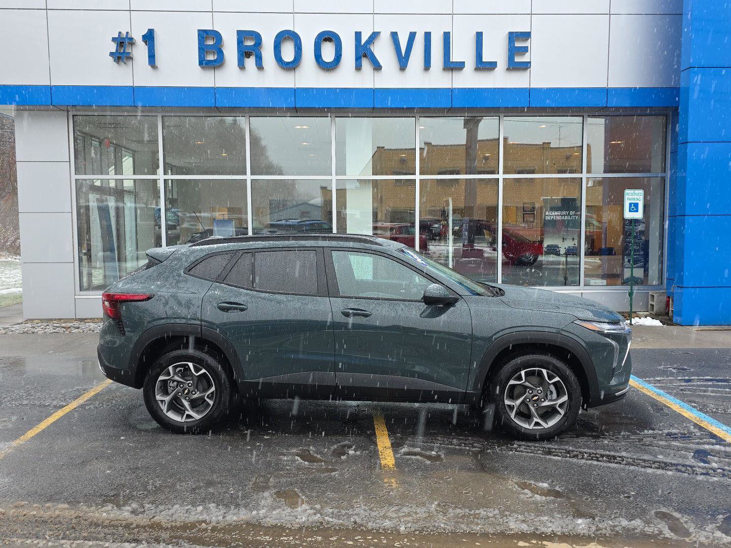 New 2025 Chevrolet Trax LT w/ Sunroof Package