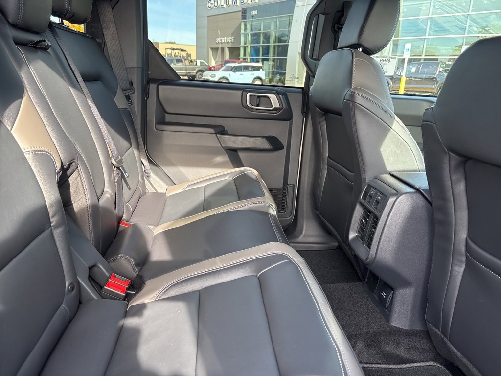 New 2025 Ford Bronco Outer Banks w/ Sasquatch Package image 13