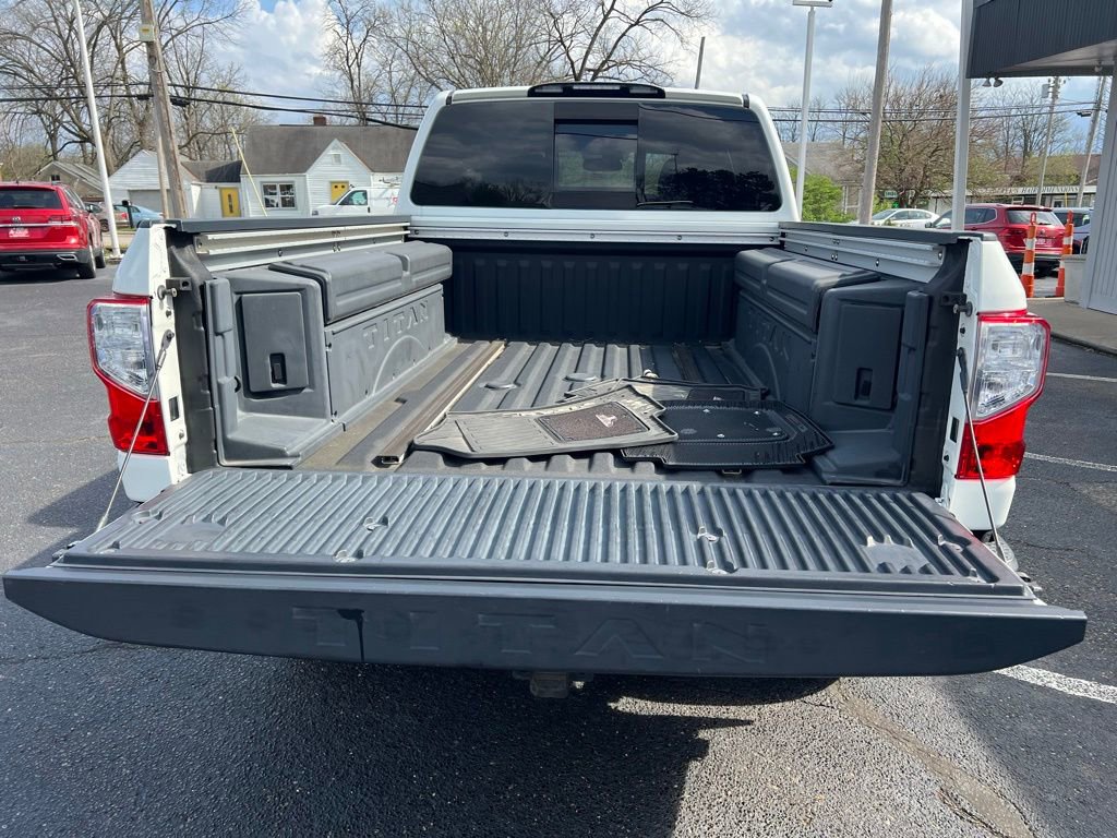 Used 2016 Nissan Titan Platinum Reserve image 9