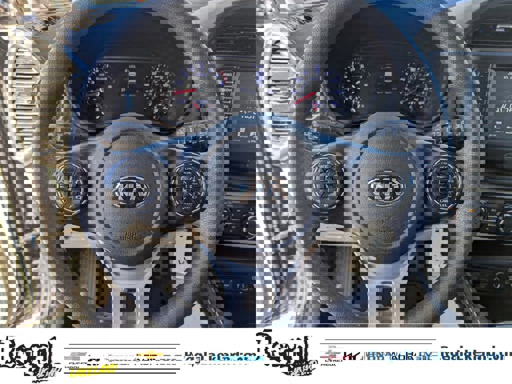 Used 2020 Kia Soul LX image 25