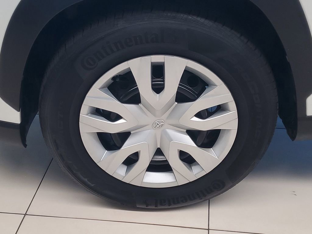 Used 2023 Toyota Corolla Cross L image 4