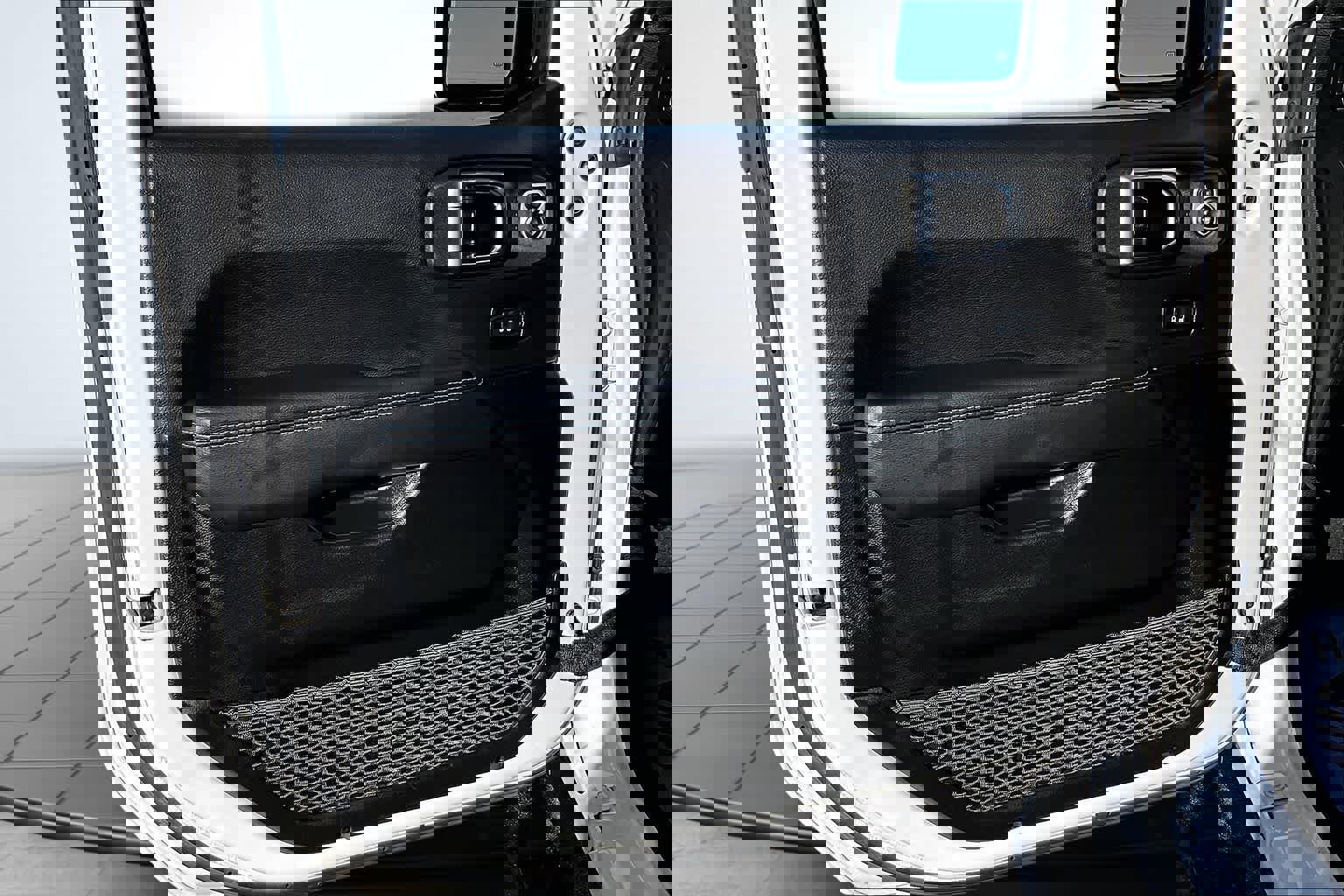 Used 2023 Jeep Wrangler Unlimited Rubicon 4xe w/ Cold Weather Group image 28