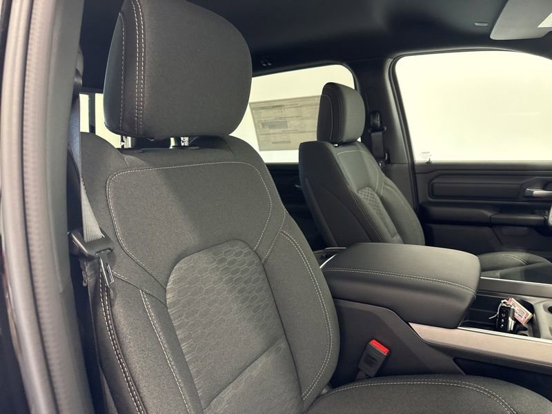 New 2026 RAM 1500 Express AWD/4WD image 14