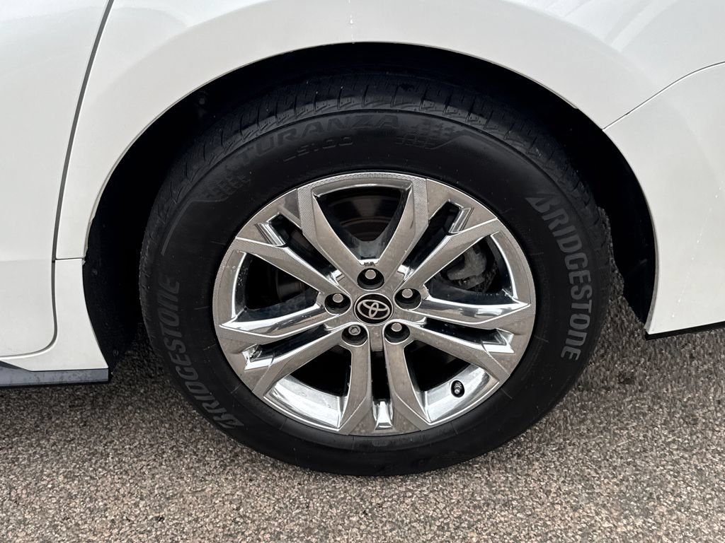 Used 2023 Toyota Sienna Platinum AWD/4WD image 69