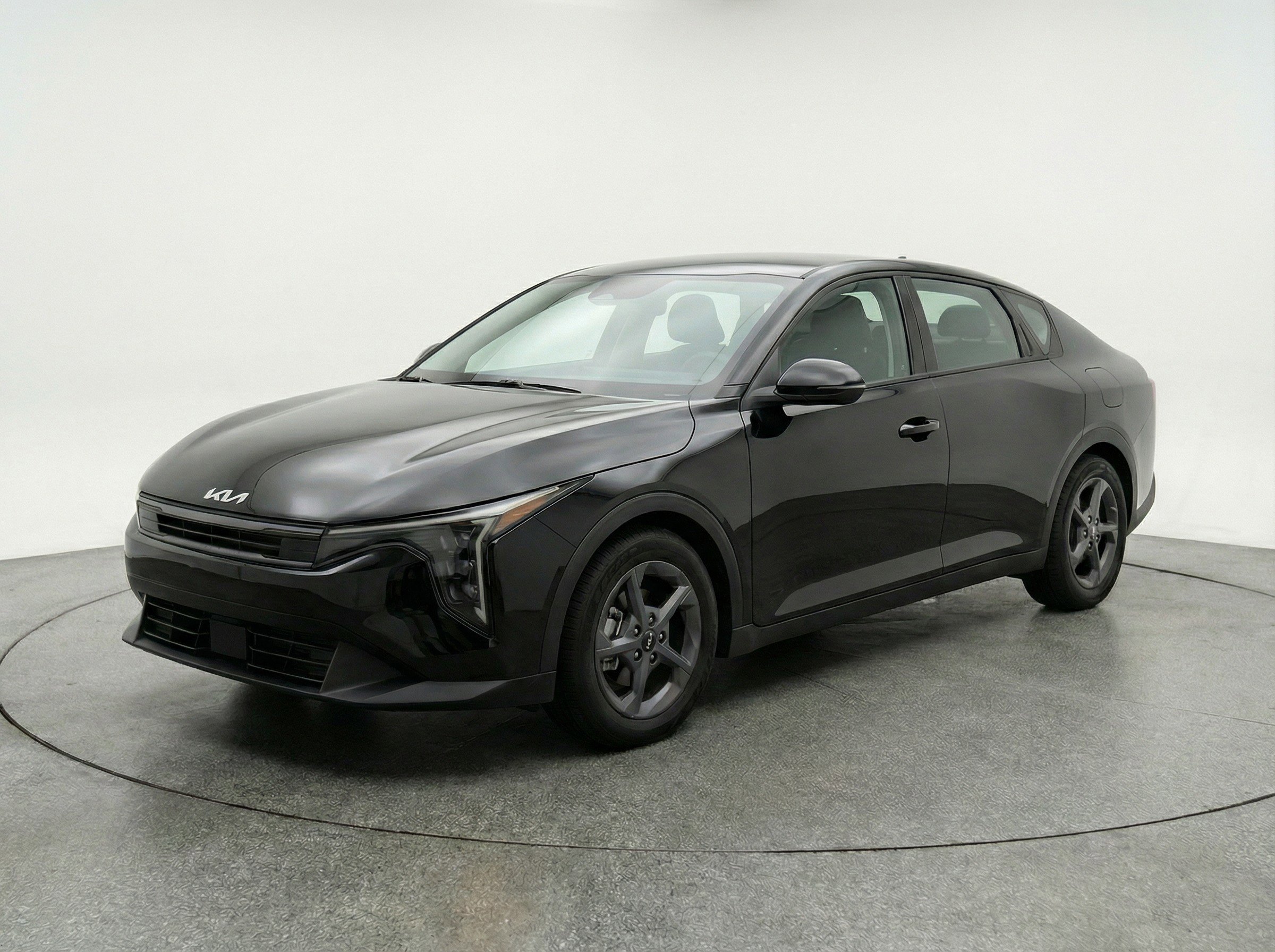 Used 2025 Kia K4 LXS image 3