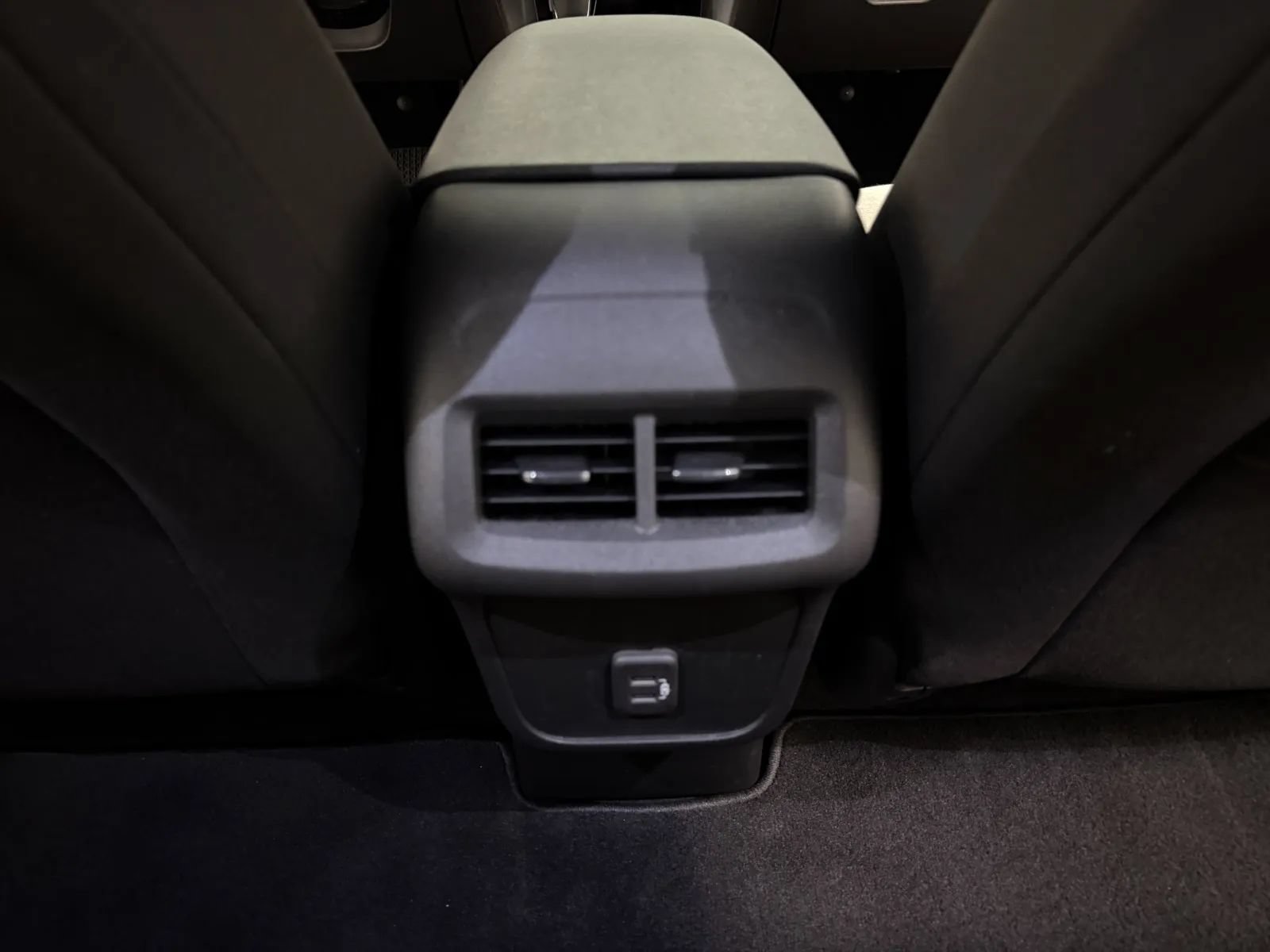 Used 2023 Chevrolet Equinox LS w/ LS Convenience Package AWD/4WD image 30