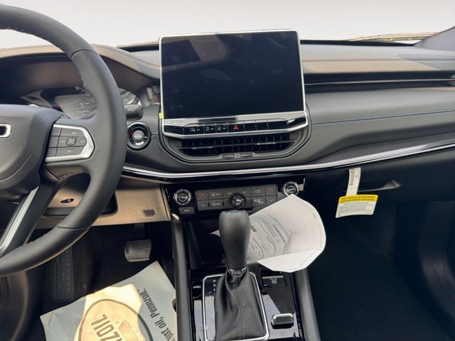 New 2026 Jeep Compass Latitude AWD/4WD image 11