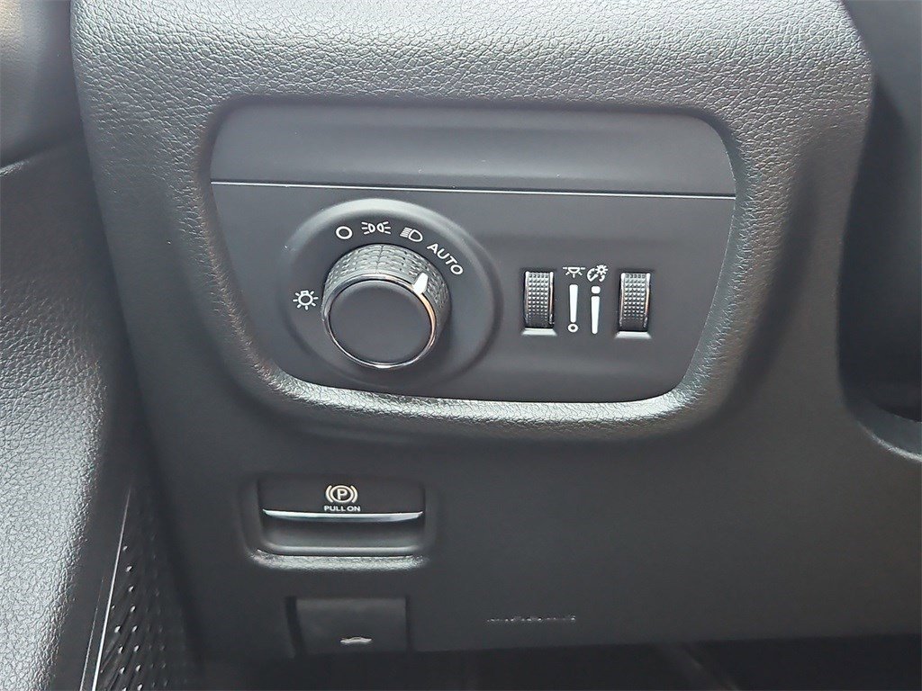 New 2025 Jeep Grand Cherokee L Laredo image 22