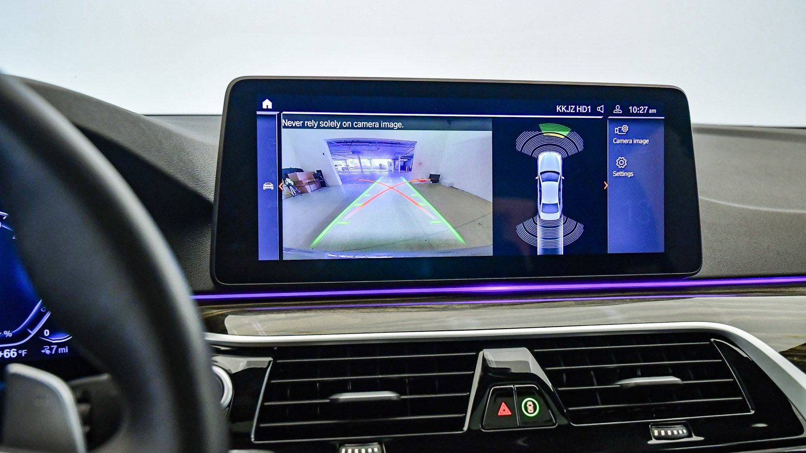 Certified 2022 BMW 530e w/ Premium Package image 29