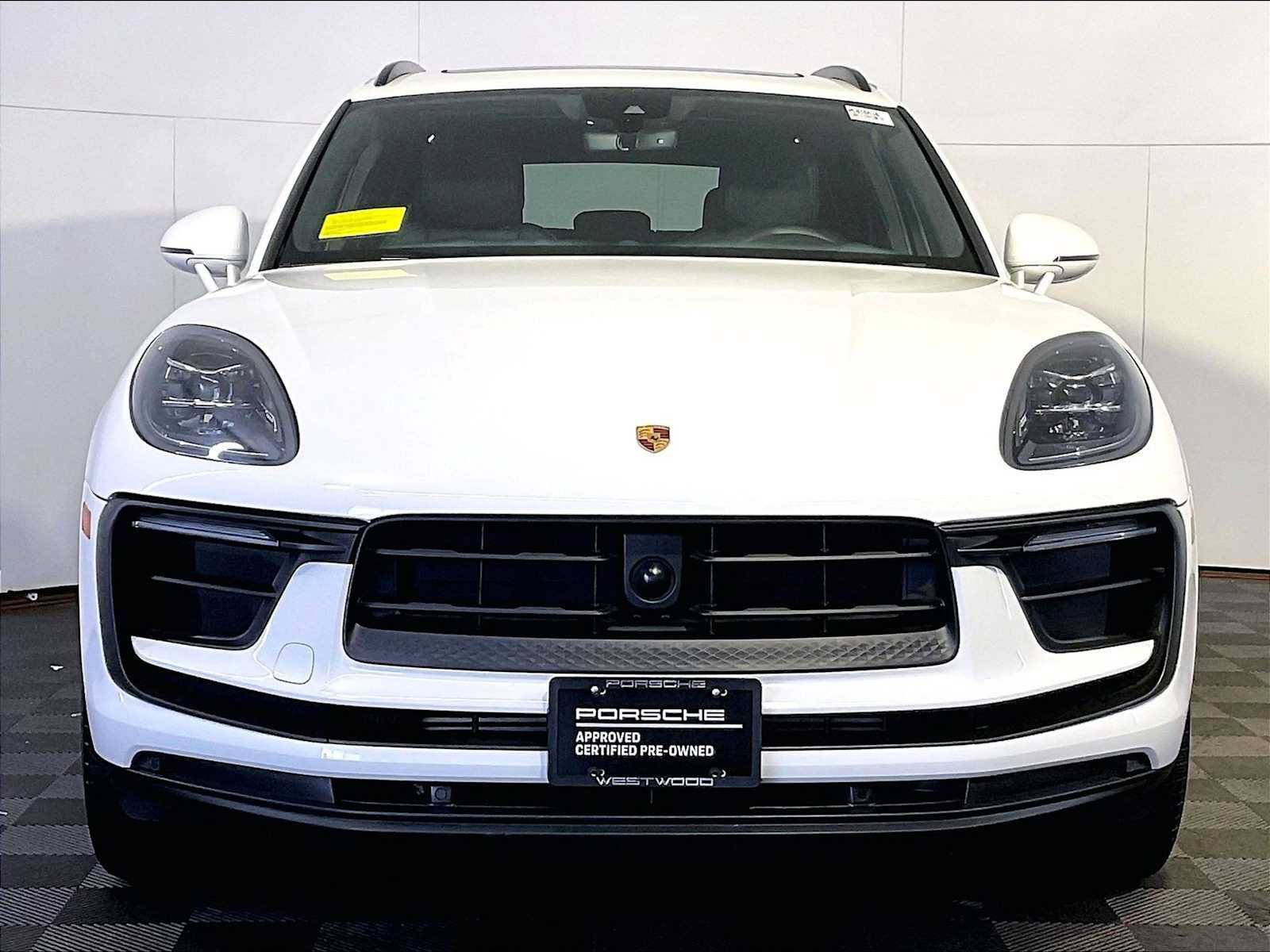 Certified 2023 Porsche Macan AWD/4WD image 10