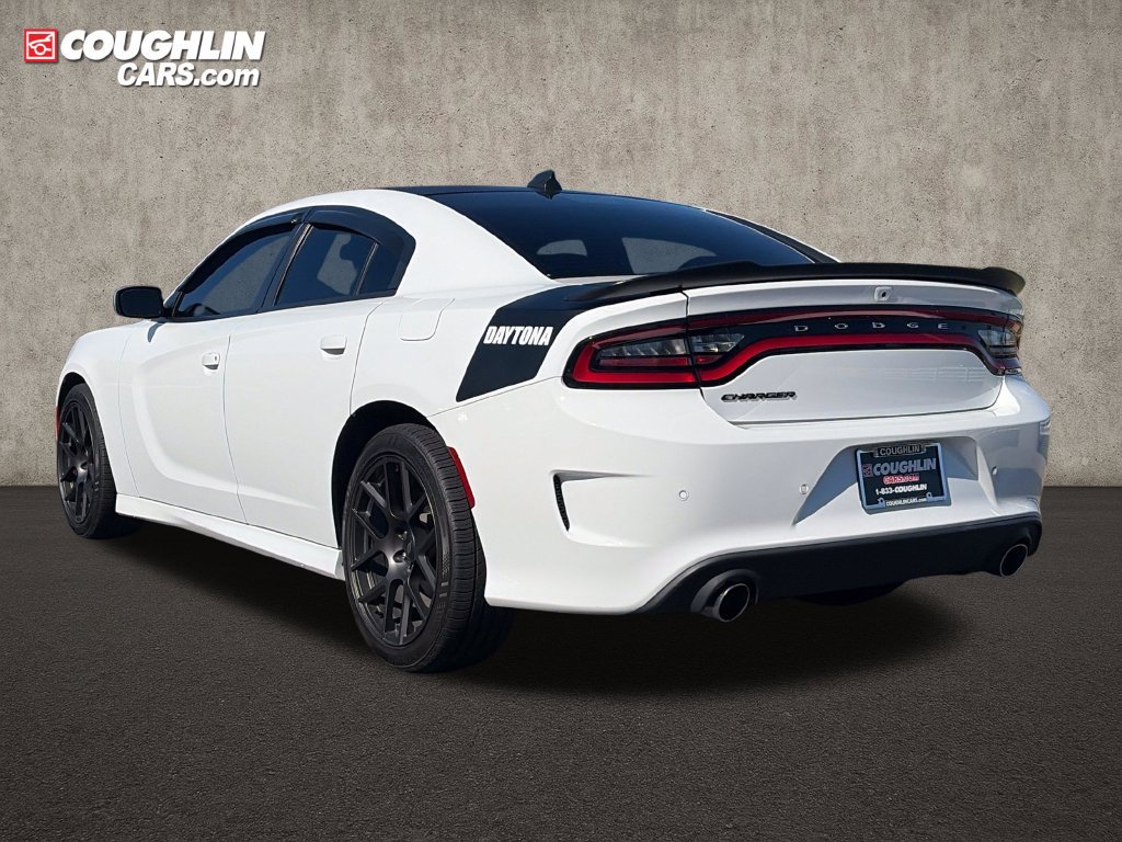 Used 2017 Dodge Charger R/T RWD image 5