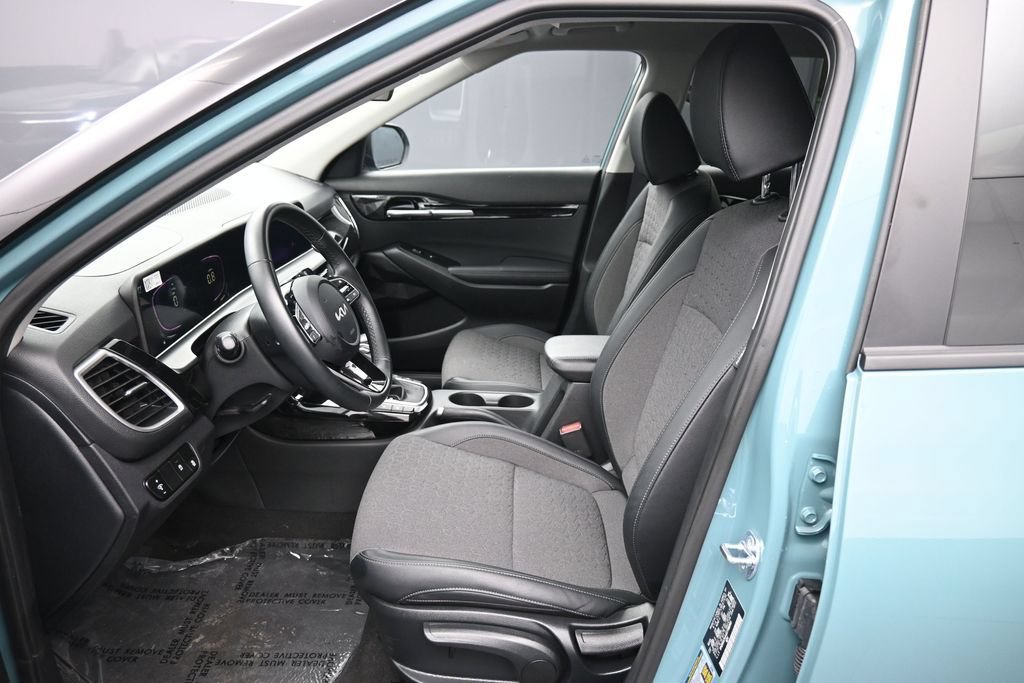 Certified 2025 Kia Seltos S AWD/4WD image 18