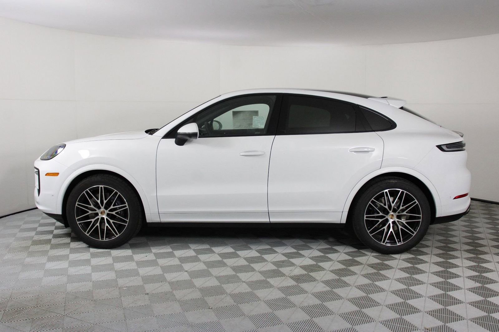 New 2026 Porsche Cayenne Coupe image 2