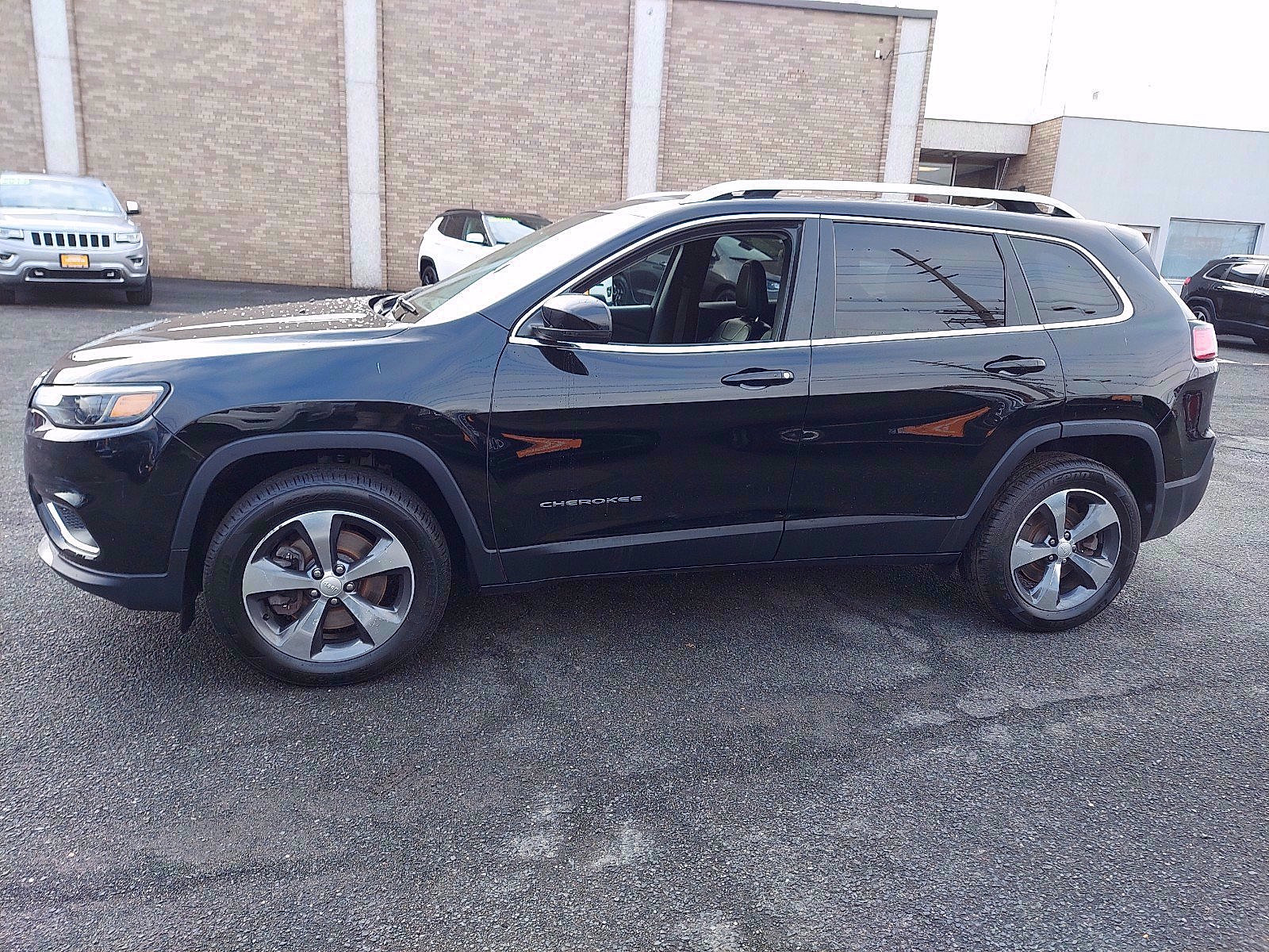 Certified 2019 Jeep Cherokee Limited image 4