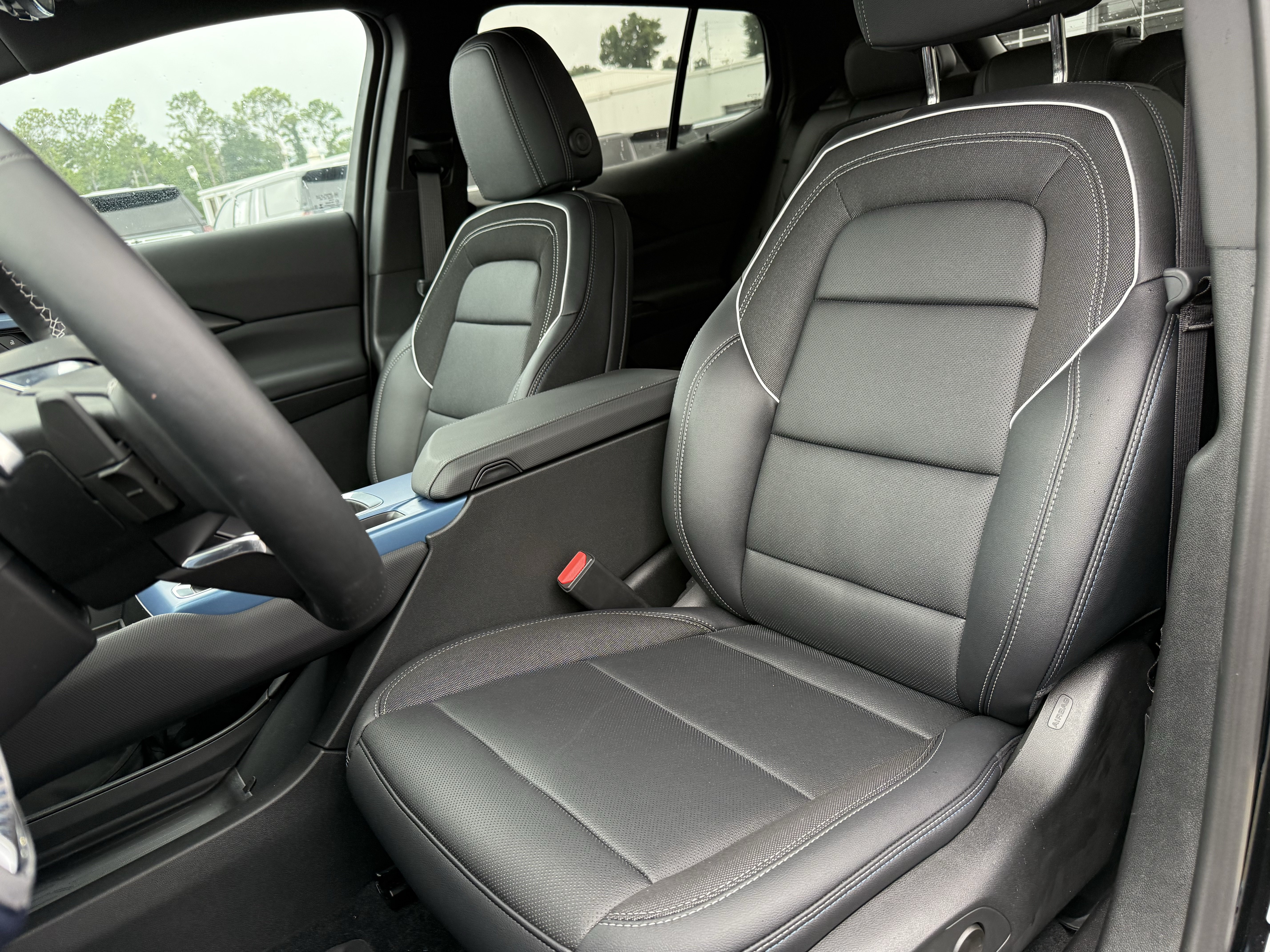 New 2026 Chevrolet Equinox EV LT w/ Convenience Package II FWD image 16