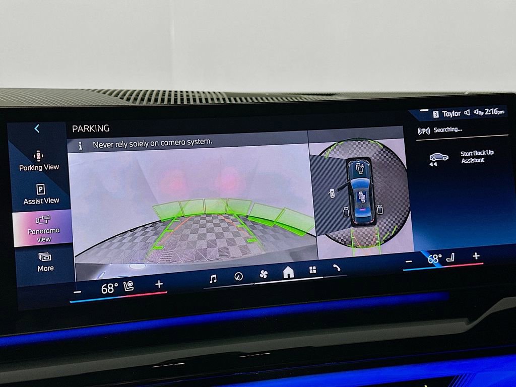 Used 2026 BMW 550e xDrive w/ Premium Package image 17