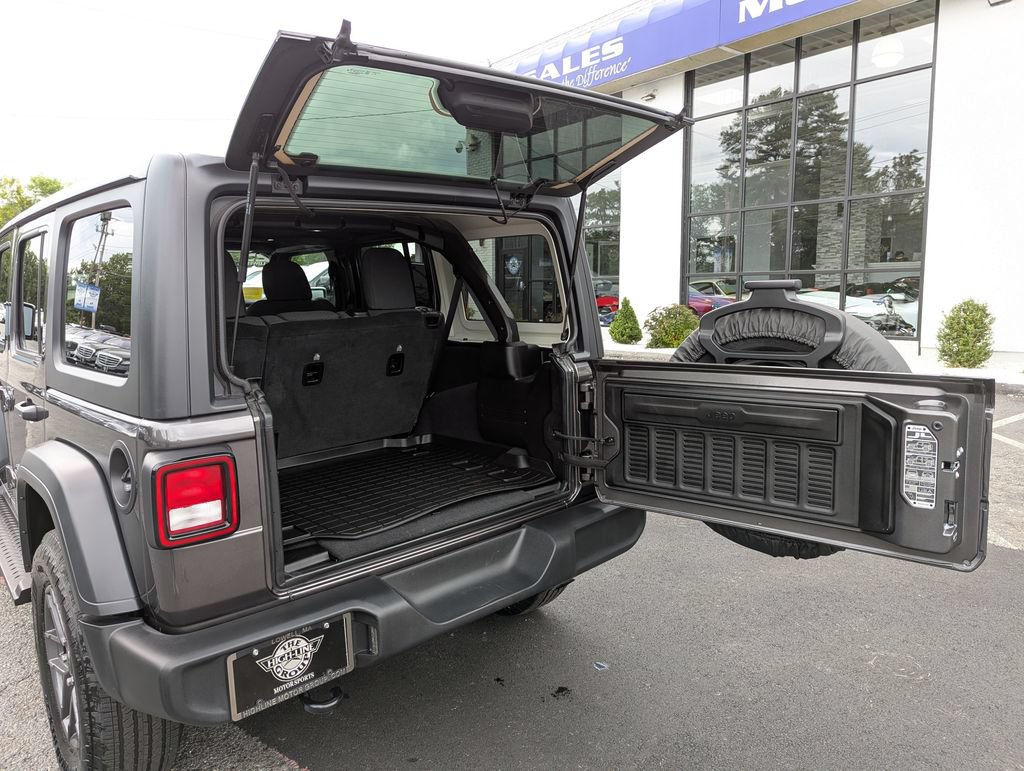 Used 2025 Jeep Wrangler Unlimited Sport AWD/4WD image 40