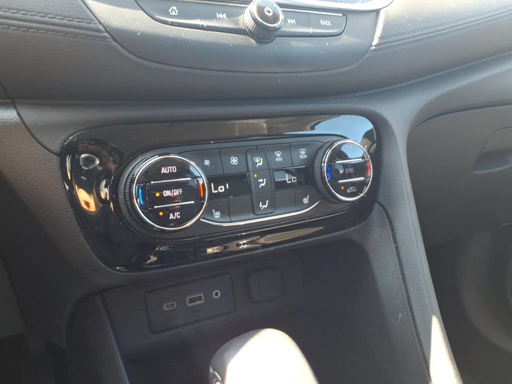 Used 2023 Buick Encore GX Select FWD image 19