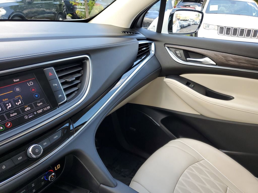 Used 2022 Buick Enclave Avenir image 20