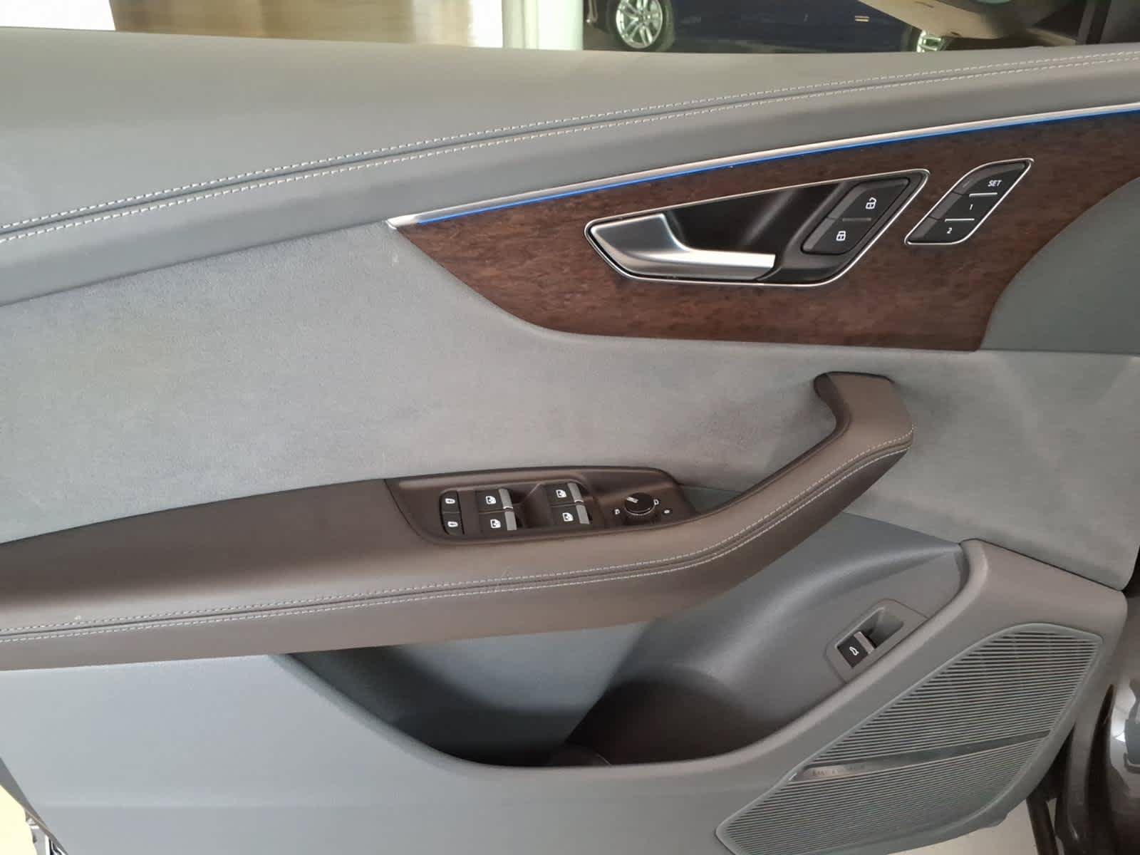 Used 2024 Audi Q8 Prestige w/ Prestige Package AWD/4WD image 15
