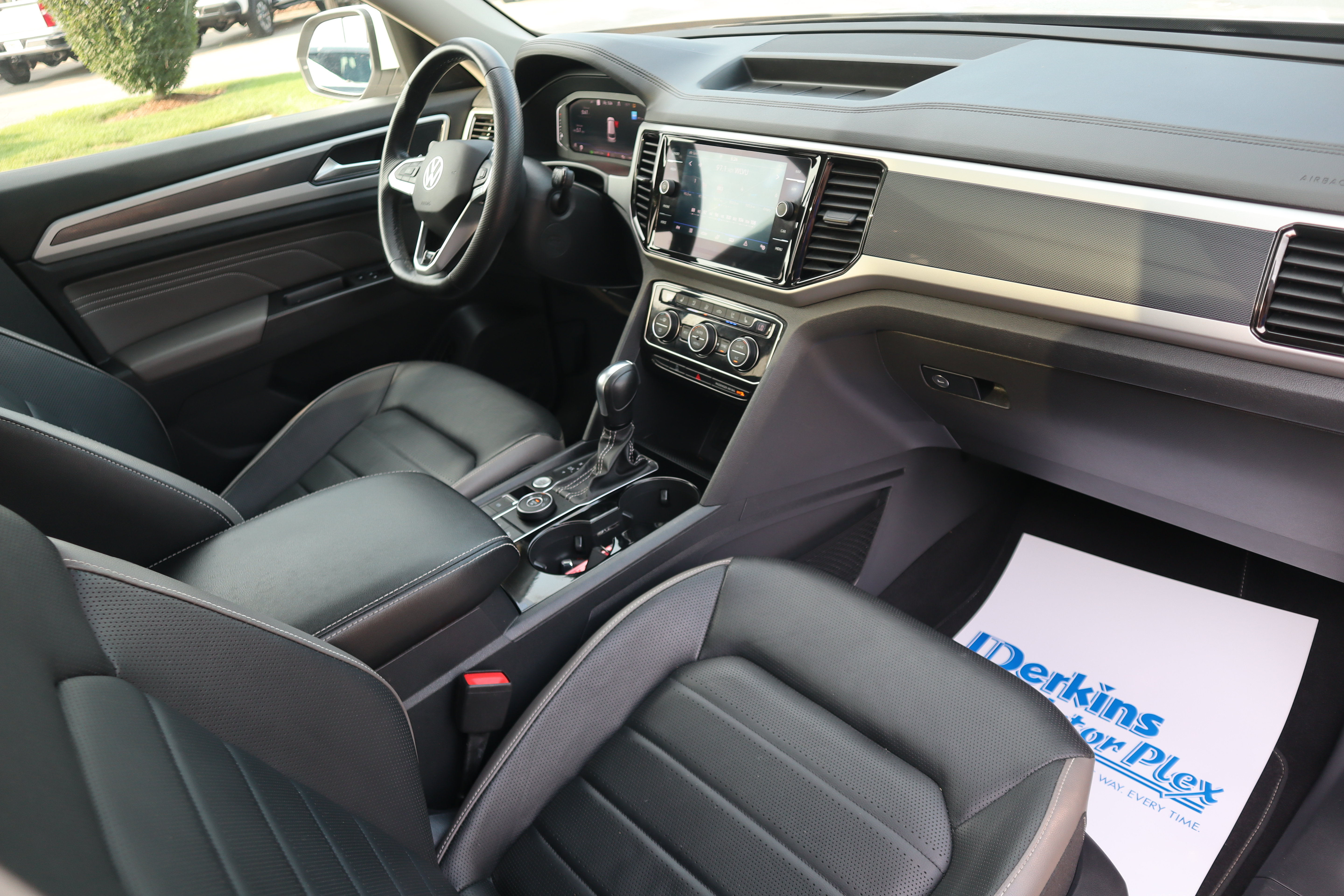 Used 2023 Volkswagen Atlas SEL Premium AWD/4WD image 29