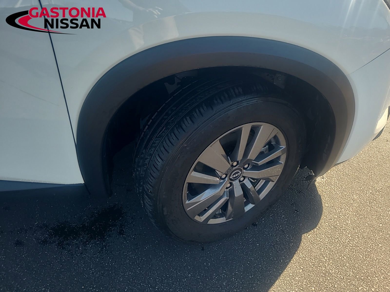 Used 2024 Nissan Pathfinder SV image 17