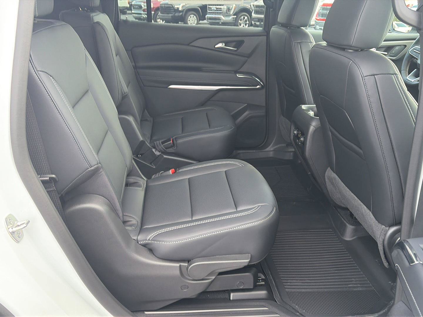 New 2027 Chevrolet Traverse LT w/ Midnight/Sport Edition AWD/4WD image 19