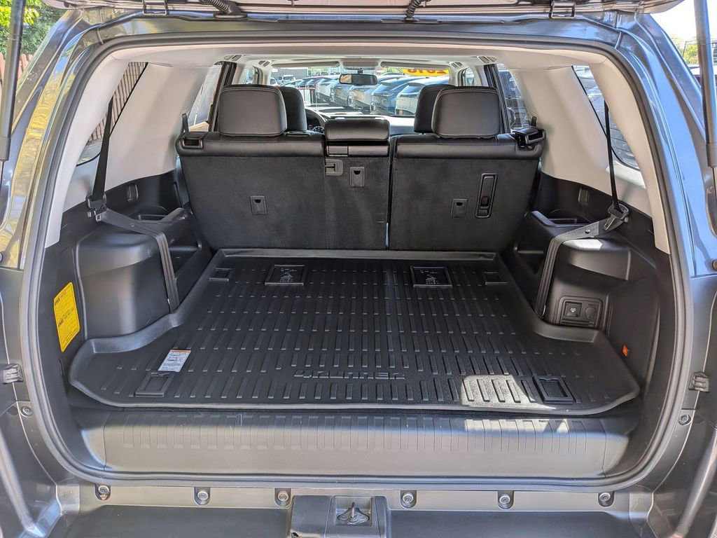 Used 2018 Toyota 4Runner Limited AWD/4WD image 10